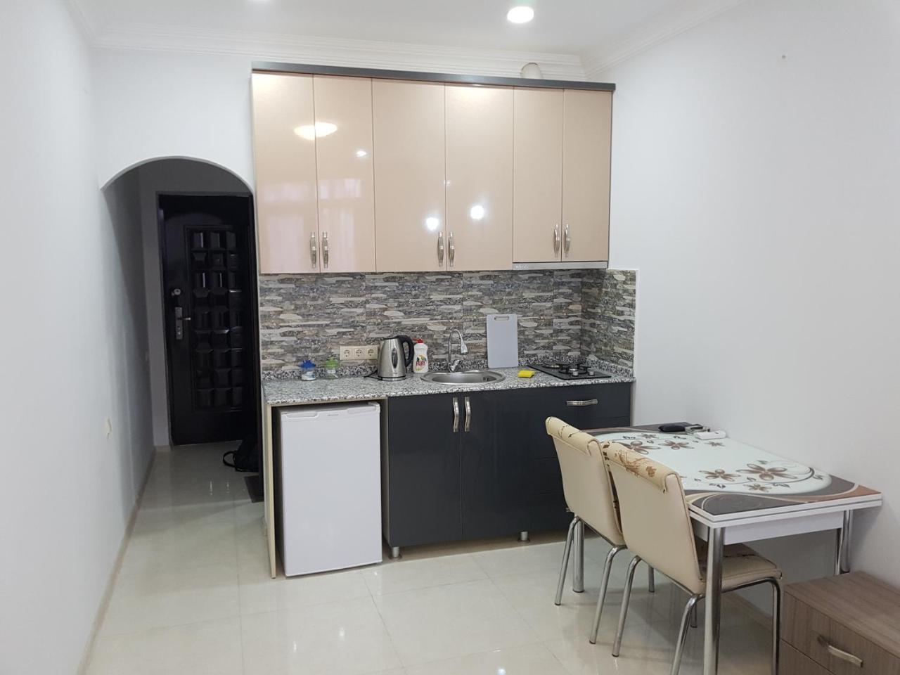 Sky-G Sea View Apartment 巴统 外观 照片