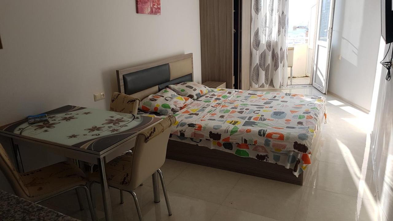 Sky-G Sea View Apartment 巴统 外观 照片