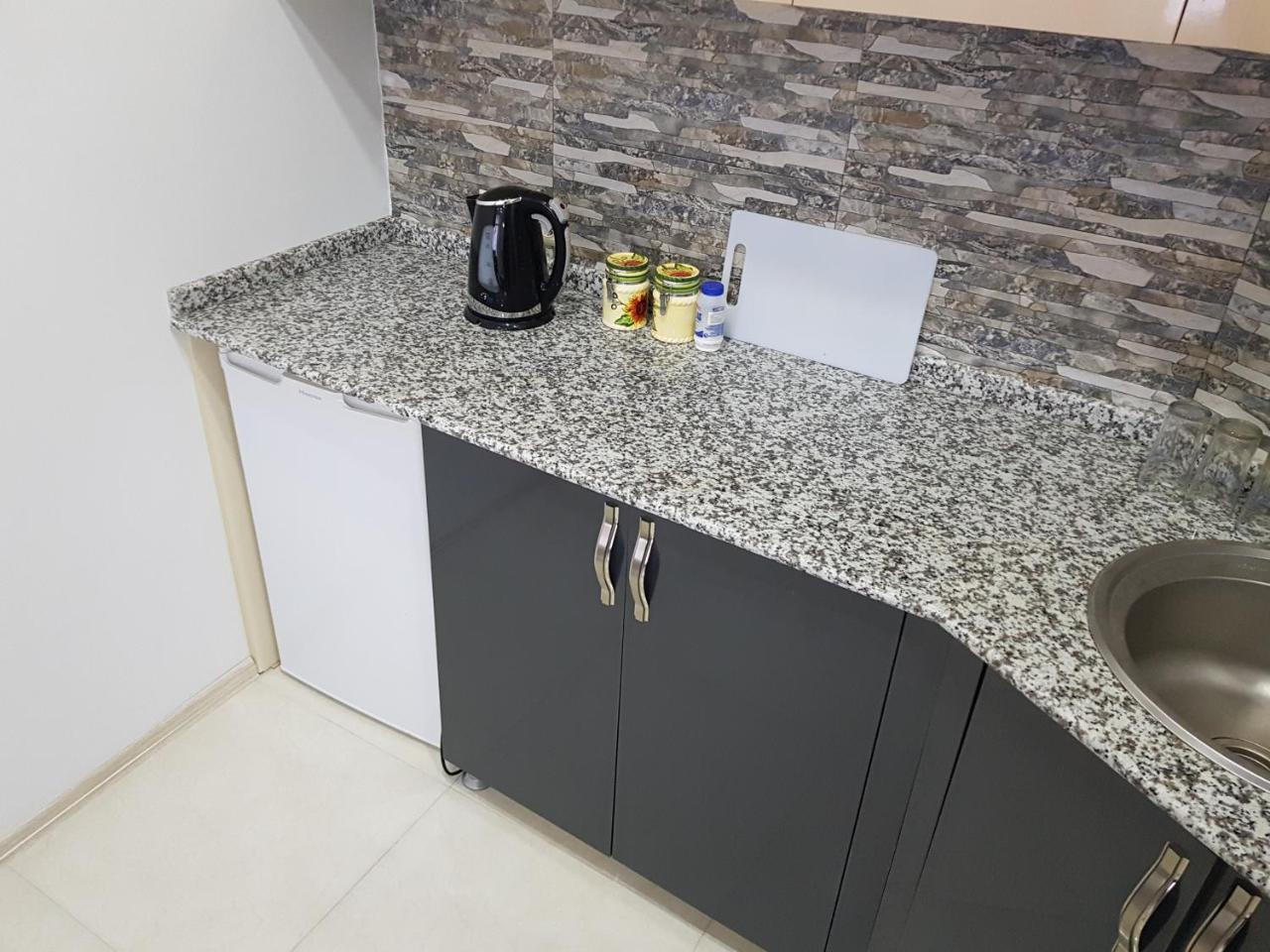 Sky-G Sea View Apartment 巴统 外观 照片
