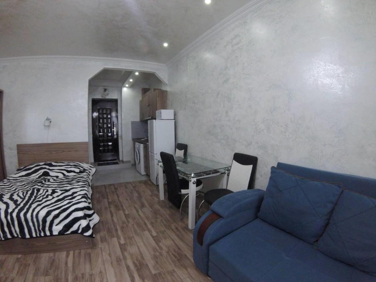 Sky-G Sea View Apartment 巴统 外观 照片