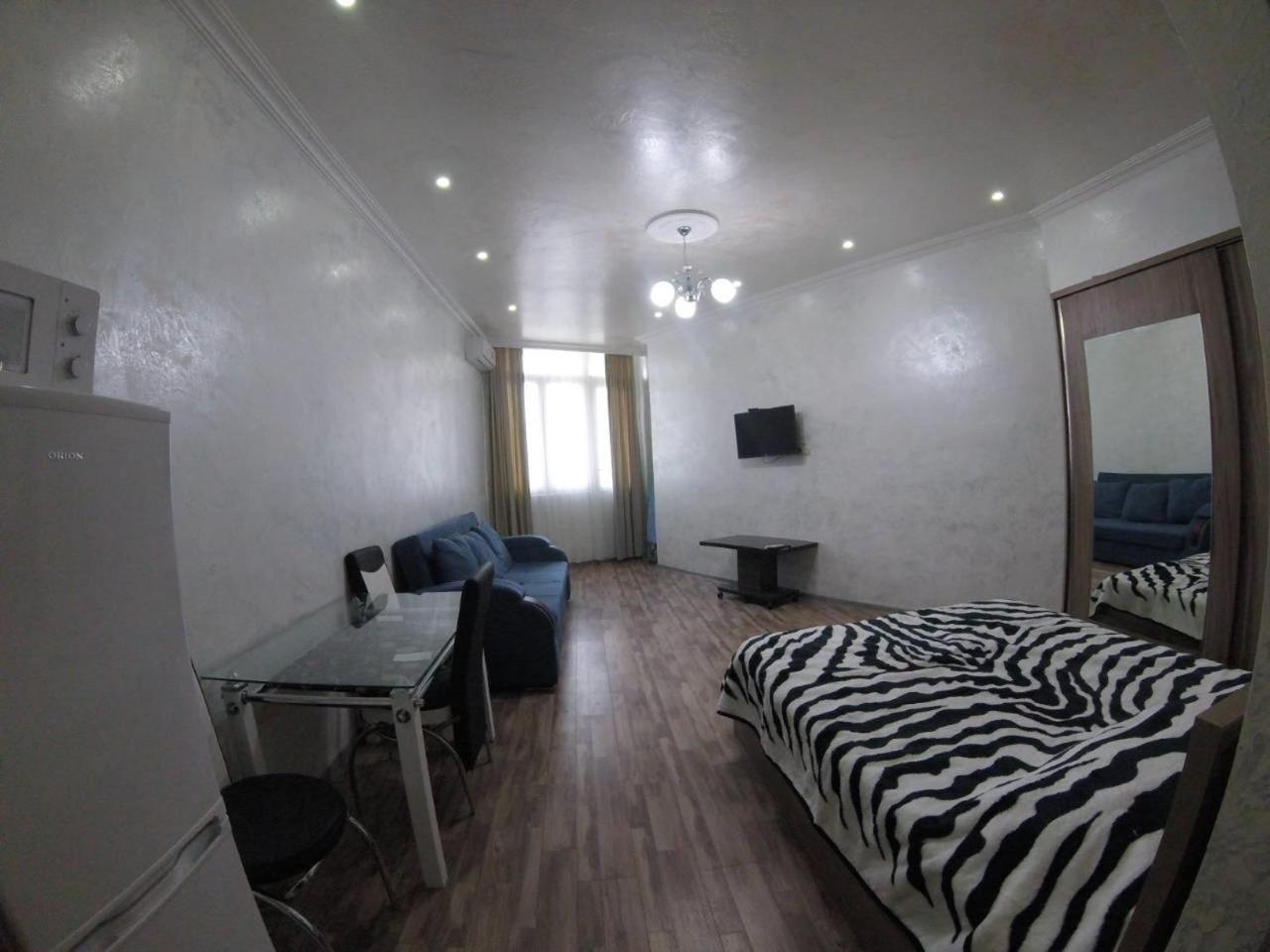 Sky-G Sea View Apartment 巴统 外观 照片